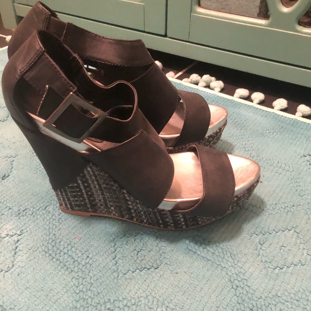 Day Trip by Buckle Wedges